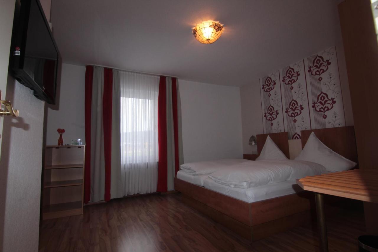 Hotel Linden Knüllwald エクステリア 写真